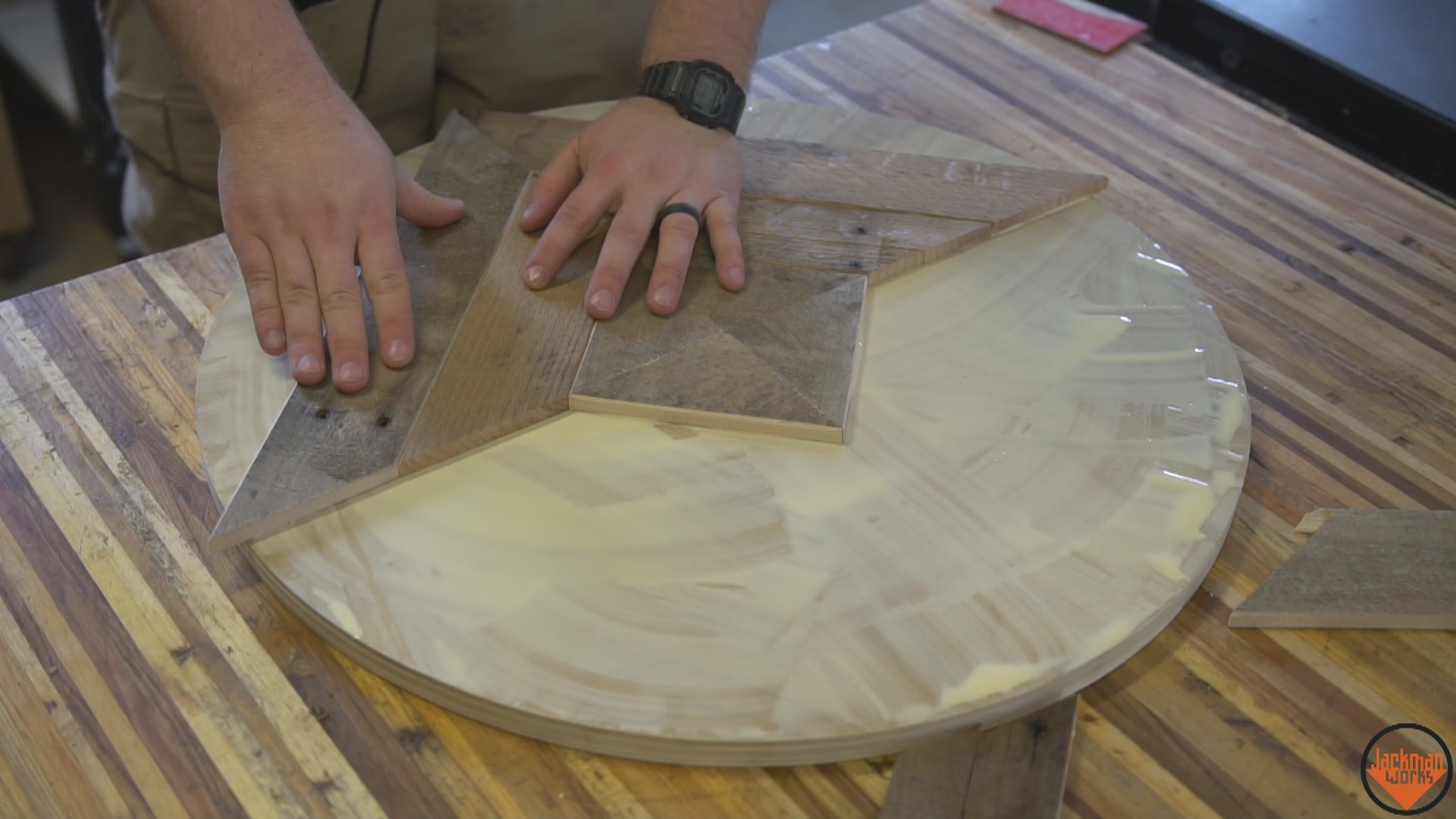 Pallet wood wall clock 11.jpg
