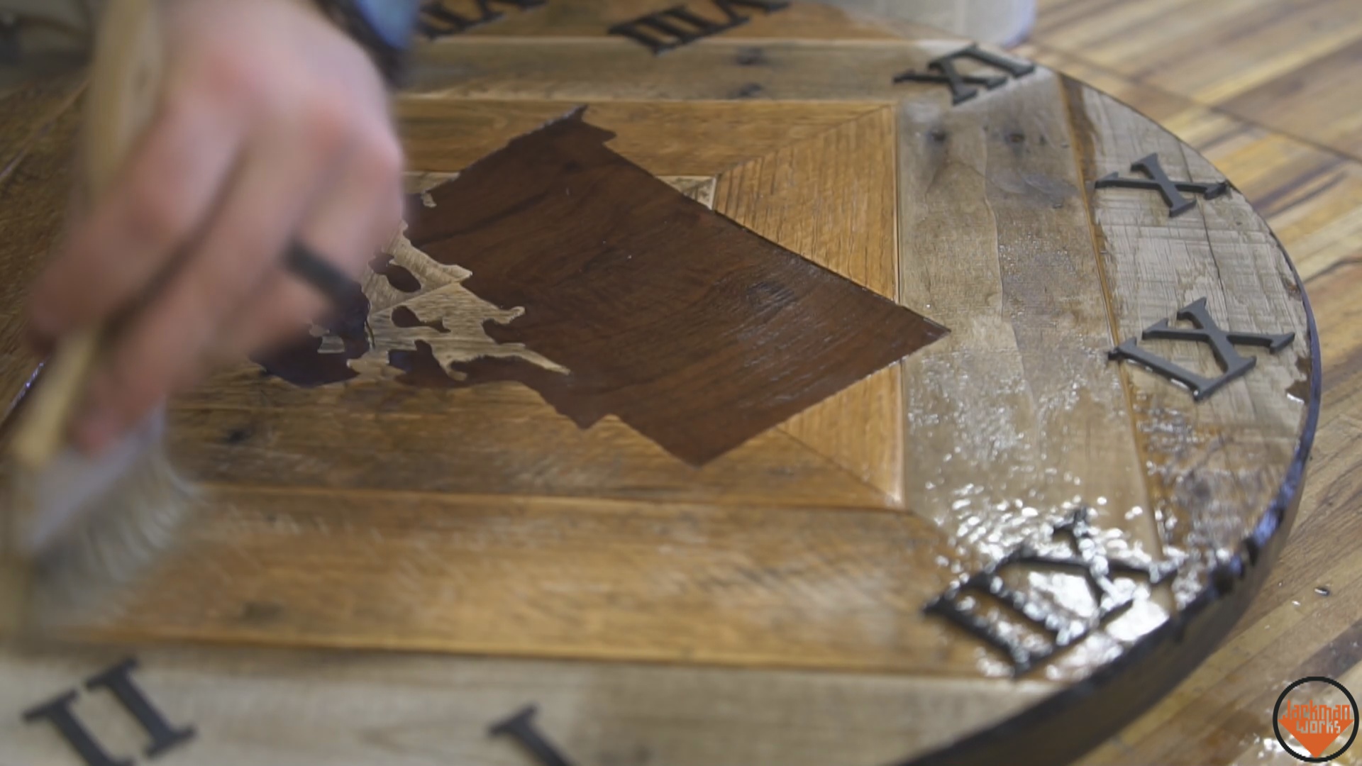 Pallet wood wall clock 20.jpg