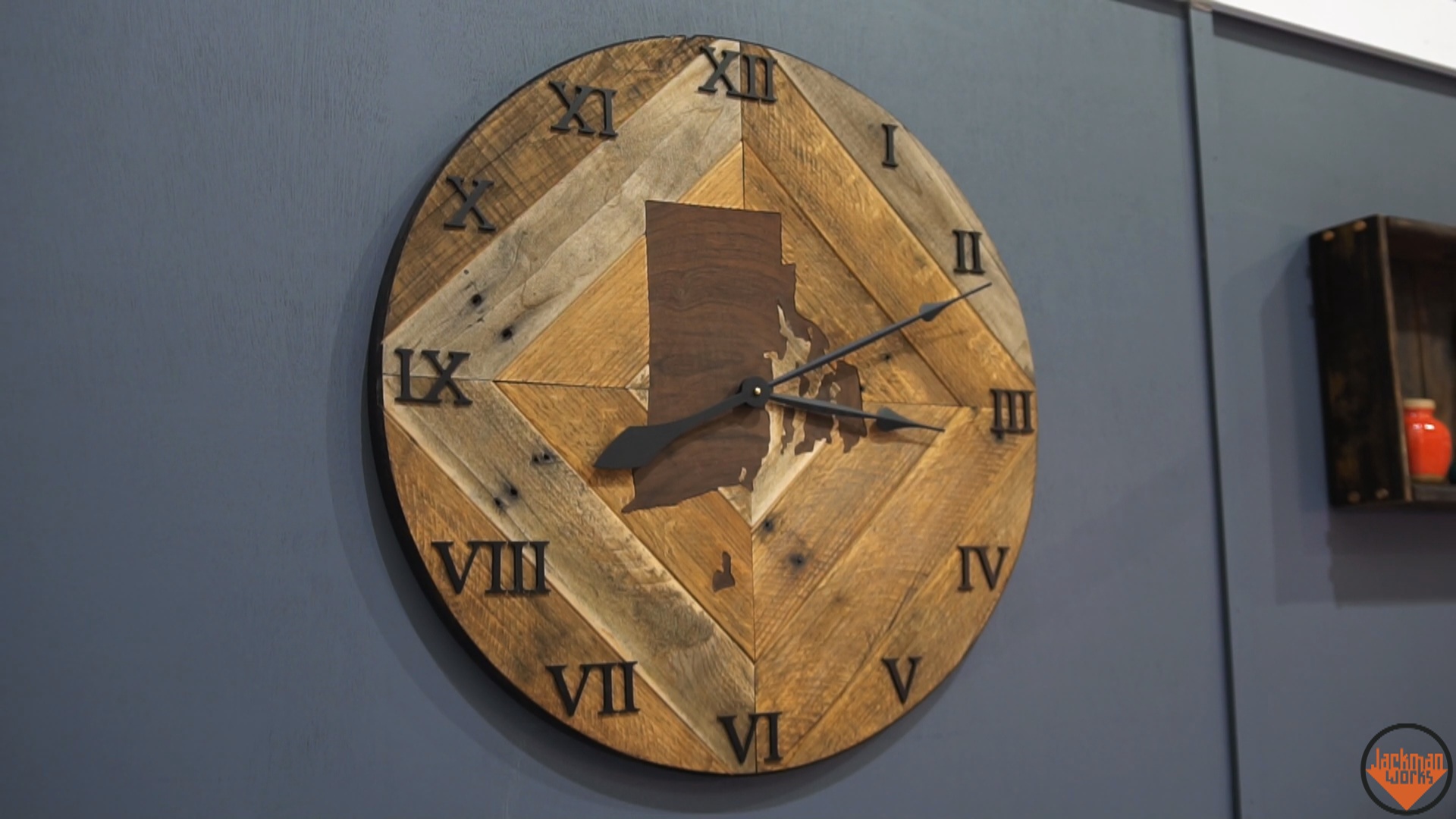 Pallet wood wall clock 24.jpg