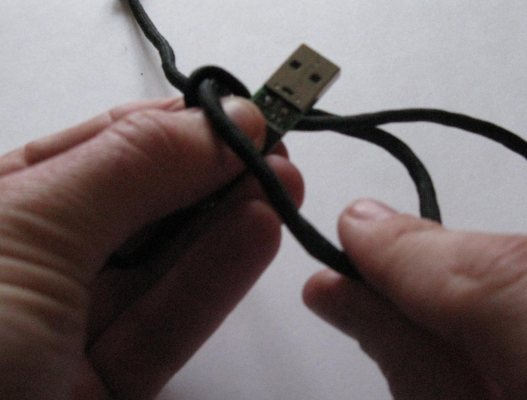 Paracord_flash_drive_05.JPG