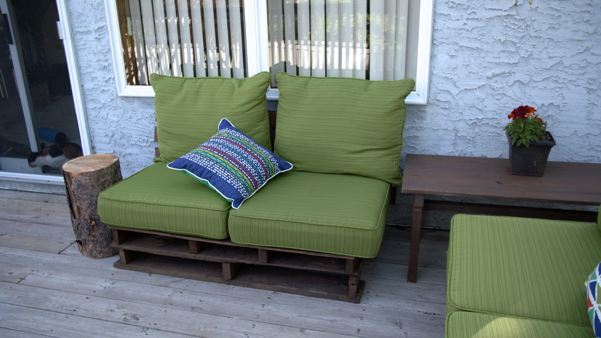 Patio Seat DIY.jpg