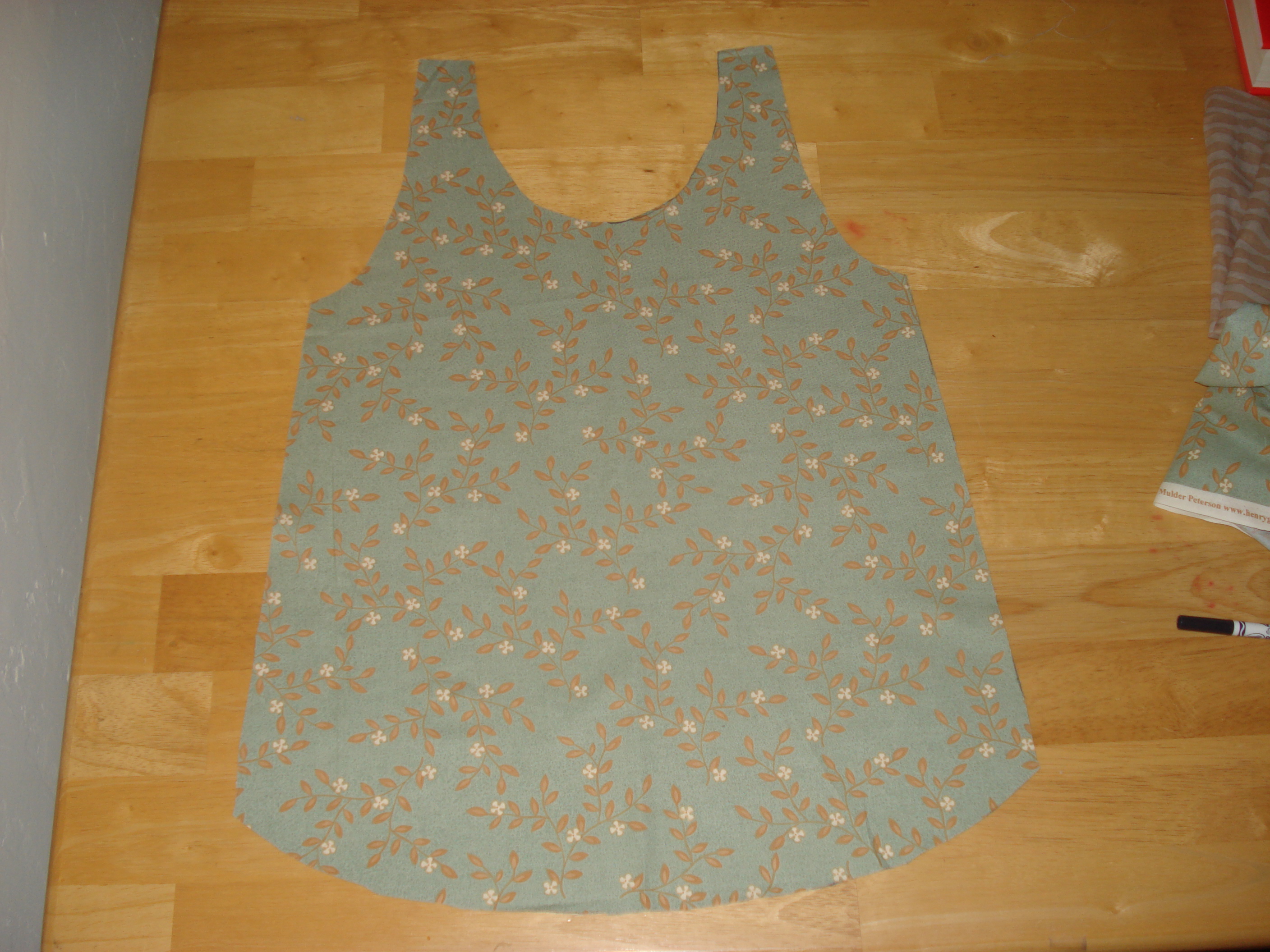 Peek-A-Back Summer Top 003.JPG