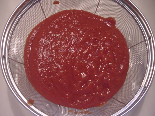 Pizza sauce crushed 01.JPG