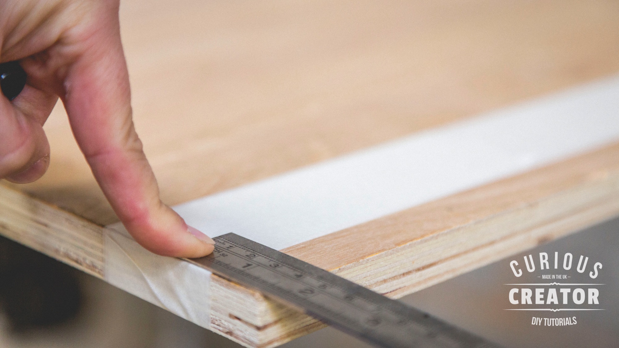 PlywoodSquareBookShelf_03.jpg