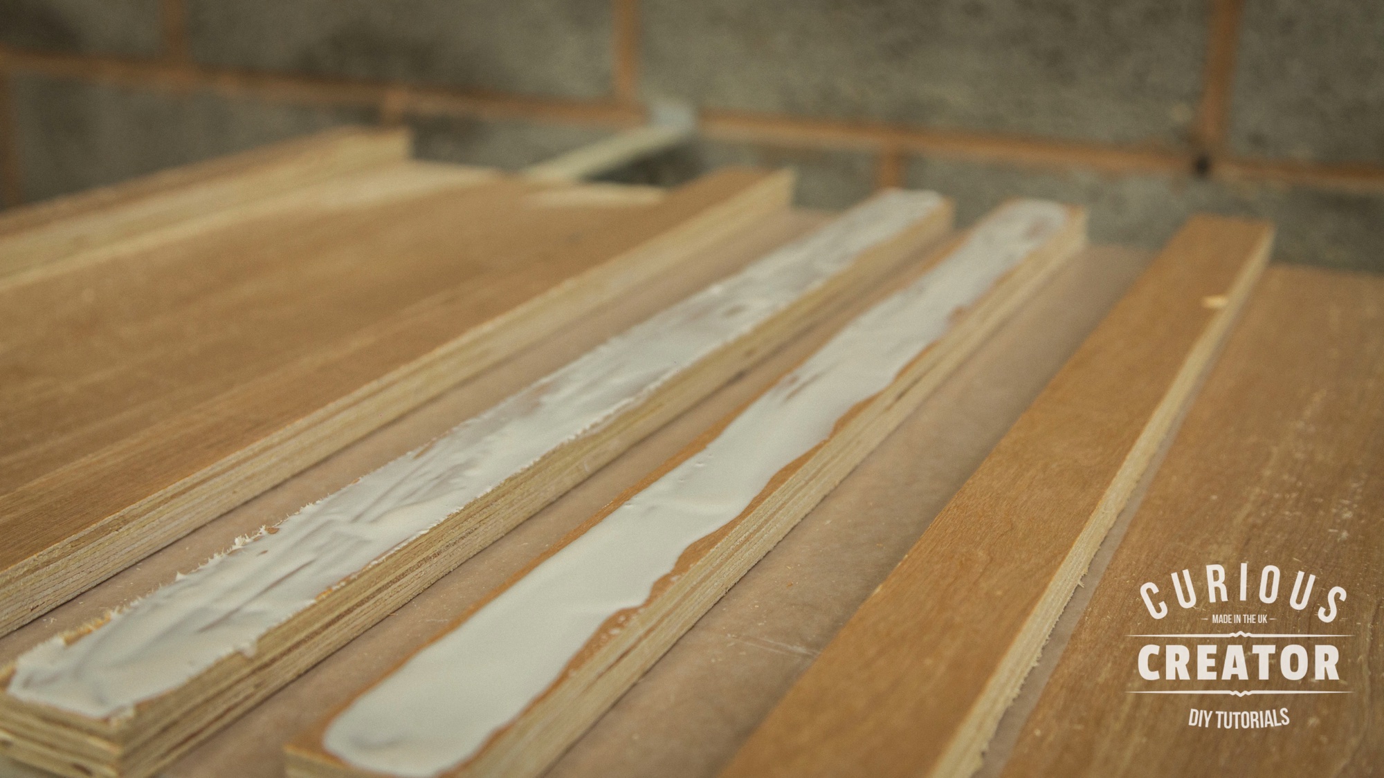 PlywoodSquareBookShelf_04.jpg