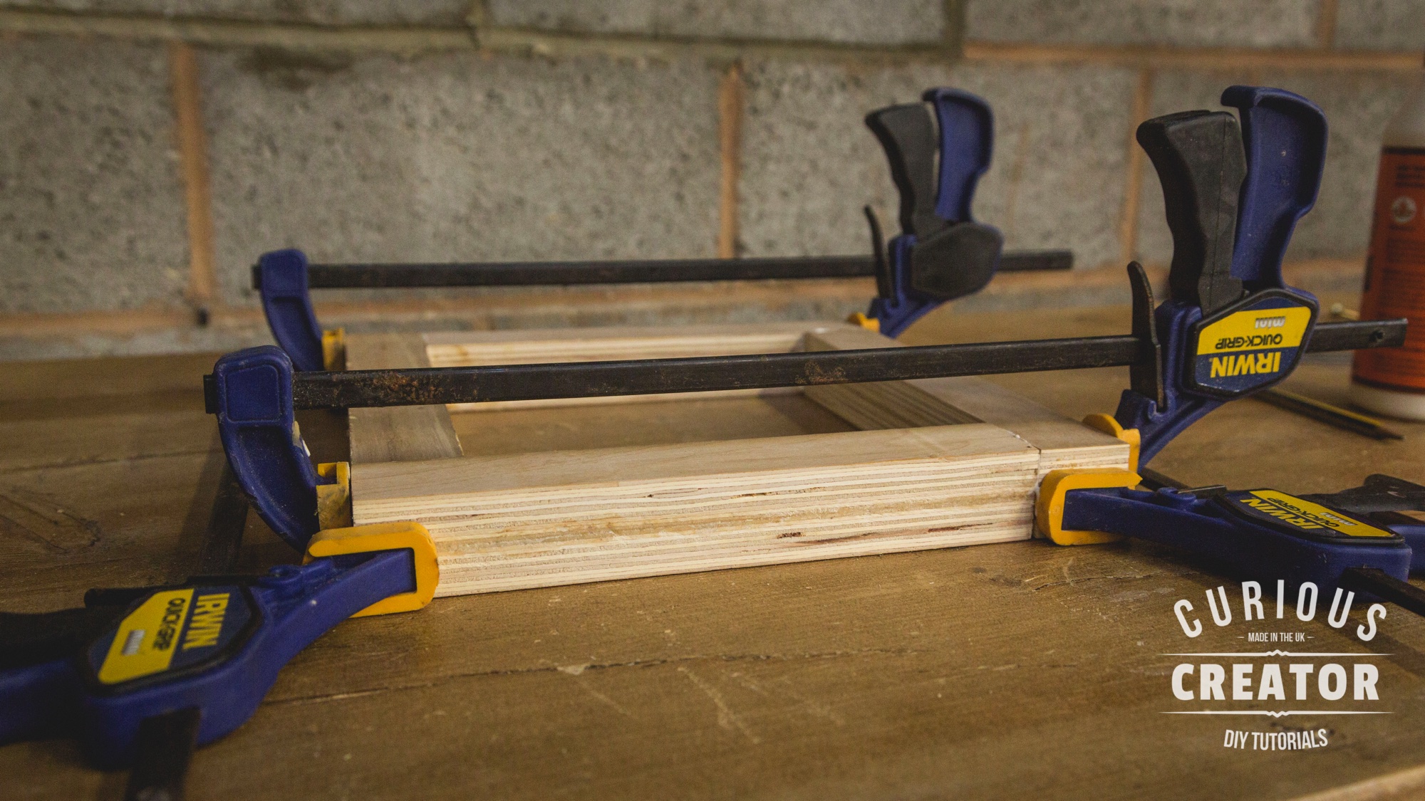 PlywoodSquareBookShelf_09.jpg