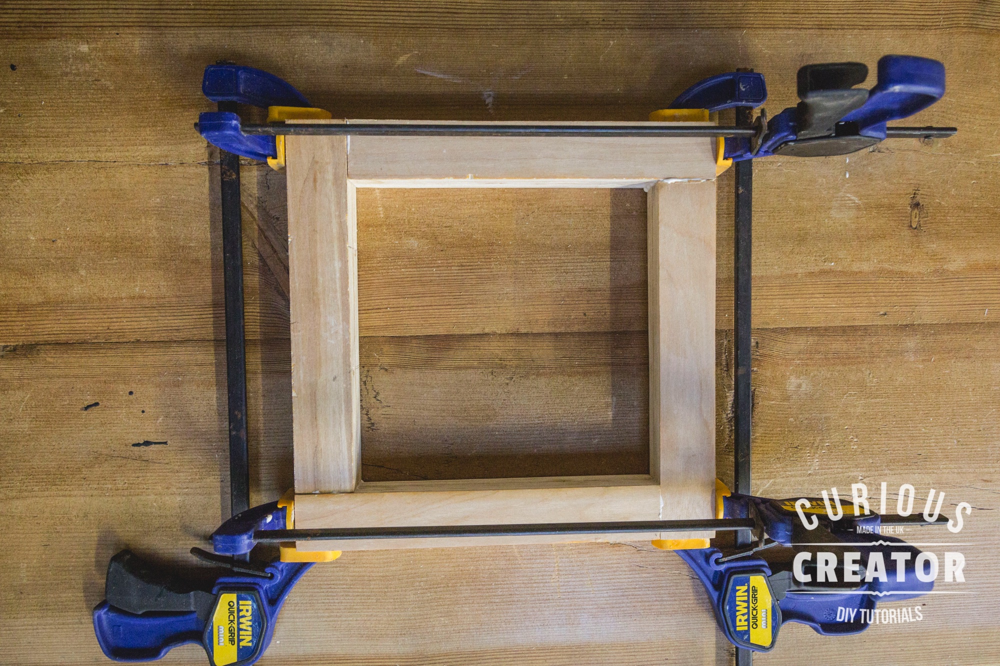 PlywoodSquareBookShelf_10.jpg