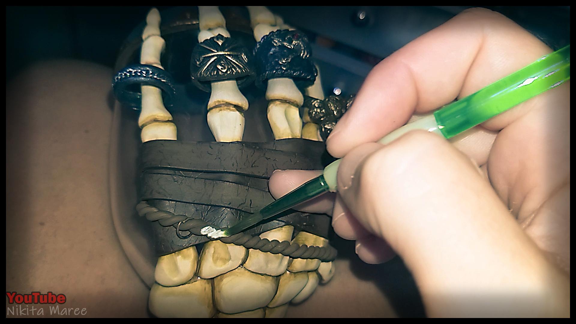 Polymer Clay Gobley. How to sculpt onto glass. Polymer Clay Pirate hand Skeleton (71).jpg