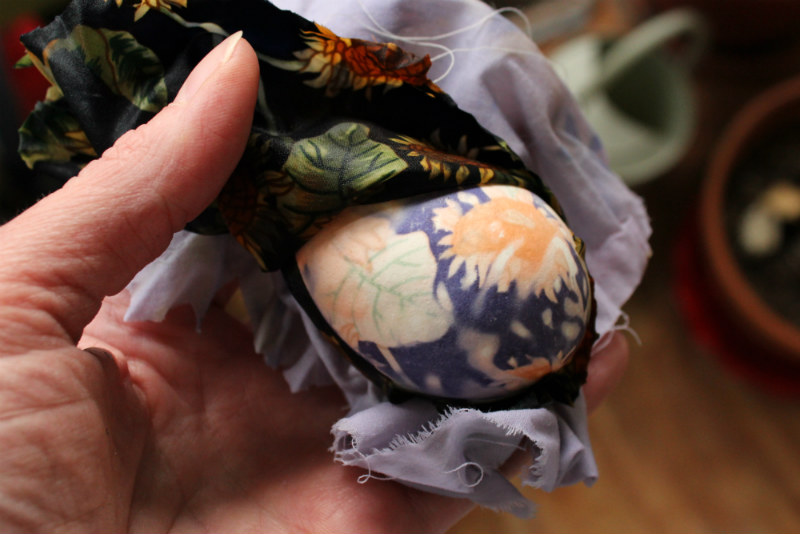 Print Easter Eggs with Silk Ties - FiberArtsy unwrap-800.jpg