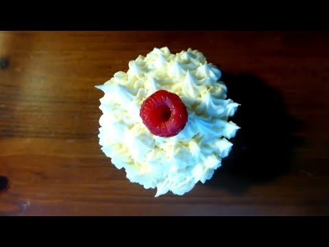 Raspberry Cupcakes | Josh Pan