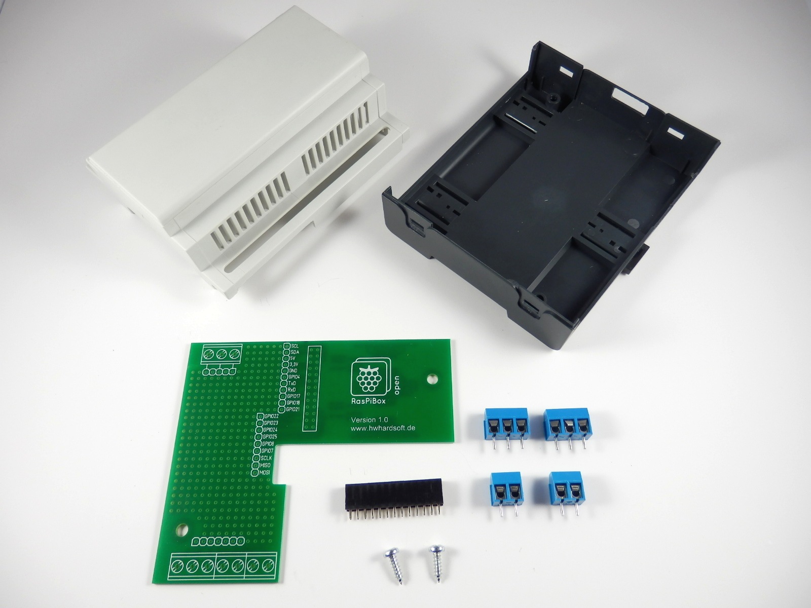 RaspiBox_DIY_kit.jpg