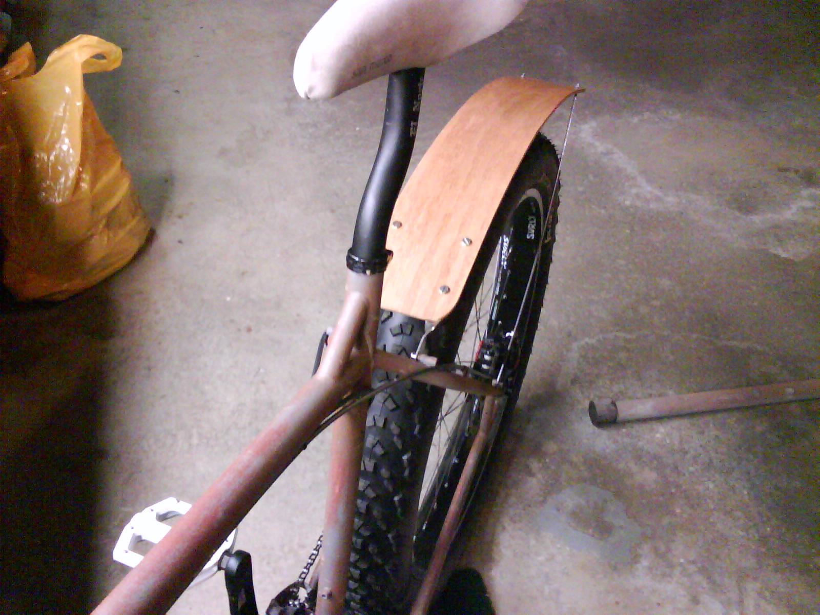 Rear fender mount.JPG