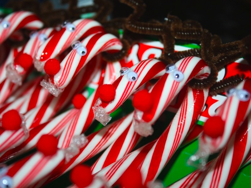 Reindeer-Candy-Canes.jpg