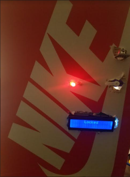 Remote controlled doorknob(Arduino project)scen2.png