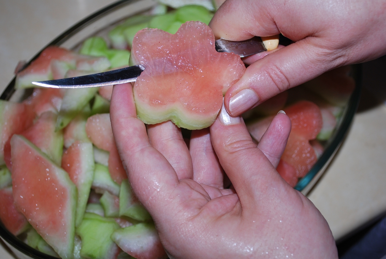 Removing melon flesh - Copy.JPG