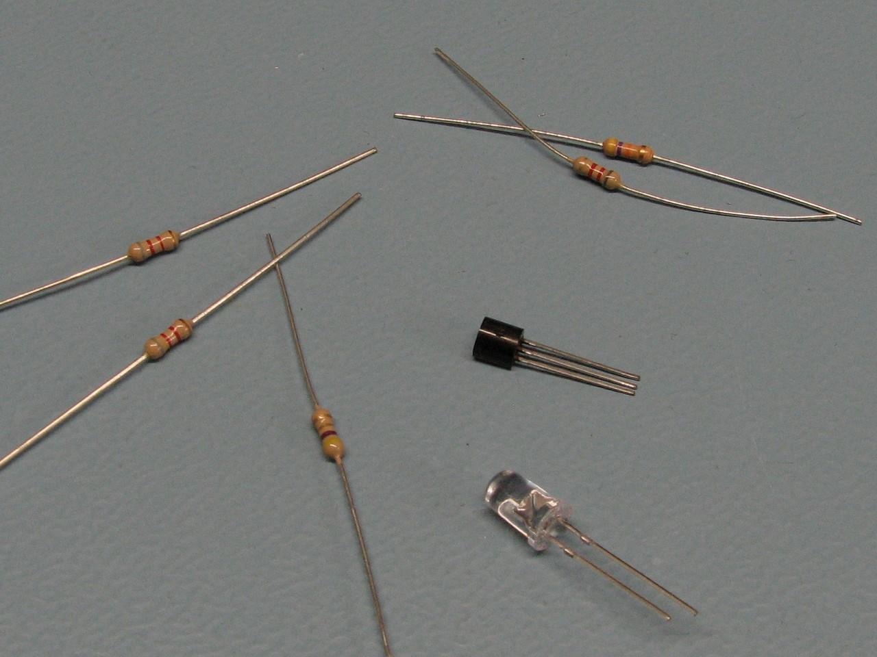 Resistors_PNP_transistor_UV_led.JPG