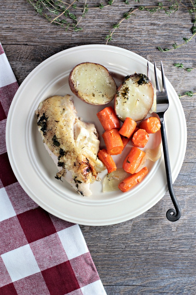 Roasted Chicken Potatoes &amp; Carrots 9055-680.jpg