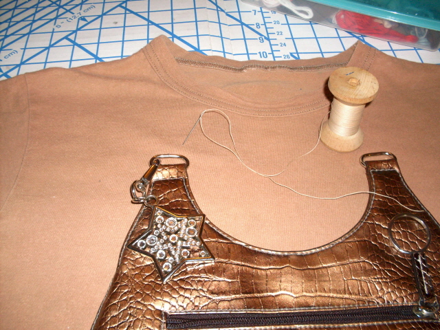 RogueDIY blog purse shirt 013_640x480.jpg