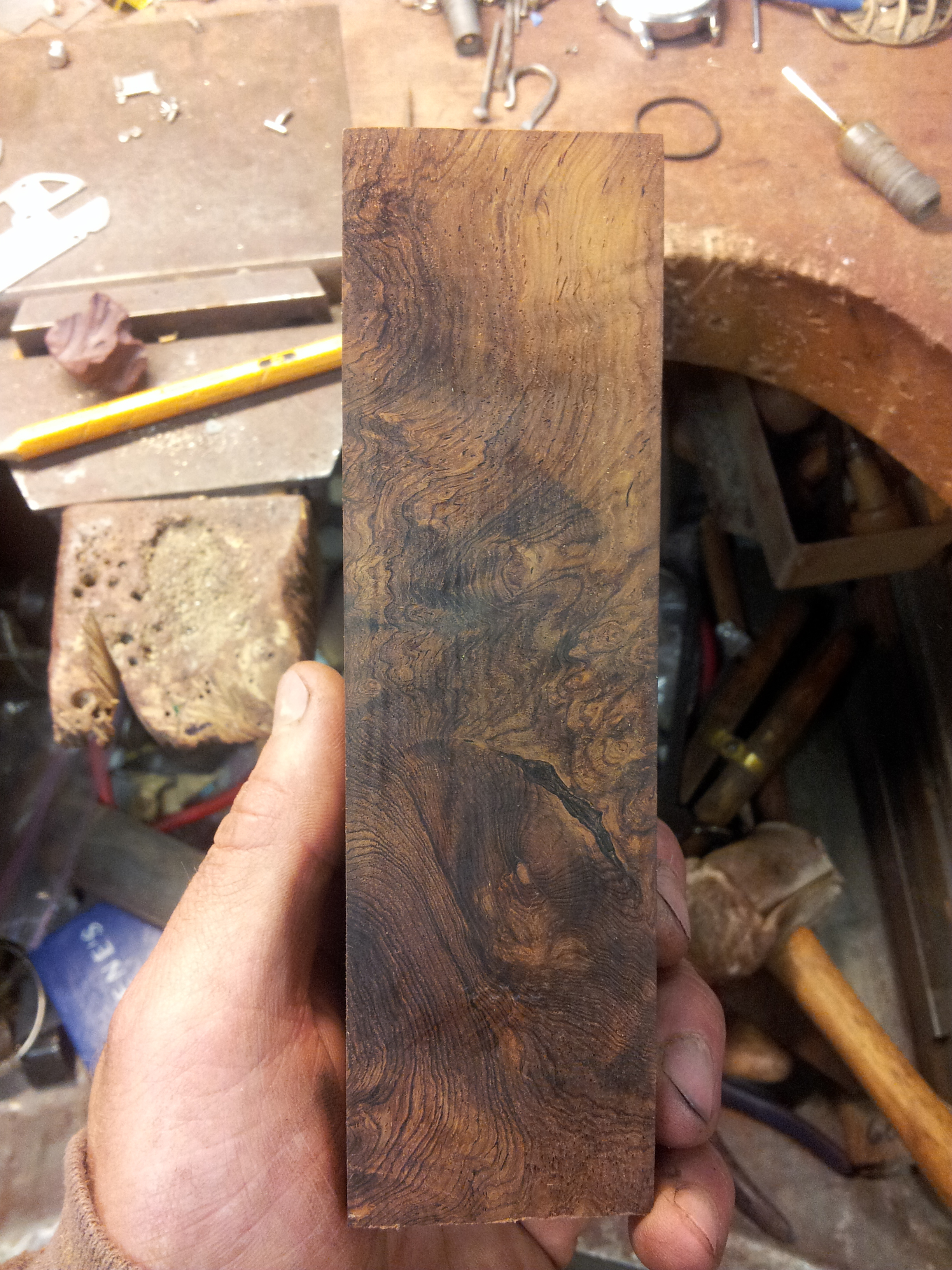 Rosewood_burl.jpg