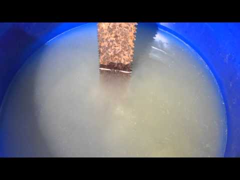 Rust removal using electrolysis