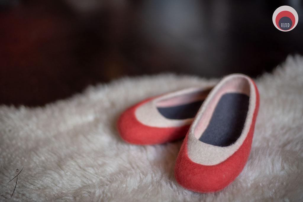 SLIPPERS.jpg