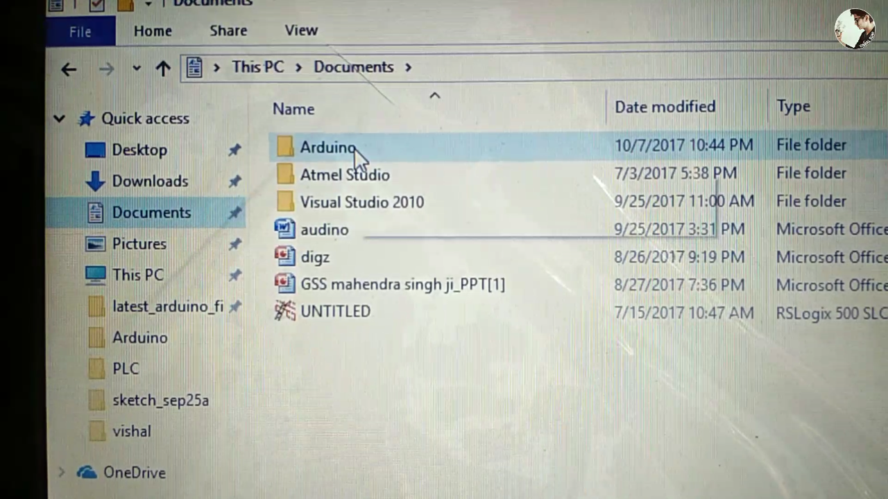 Screenshot_2017-10-23-11-23-34-050_com.miui.videoplayer.png