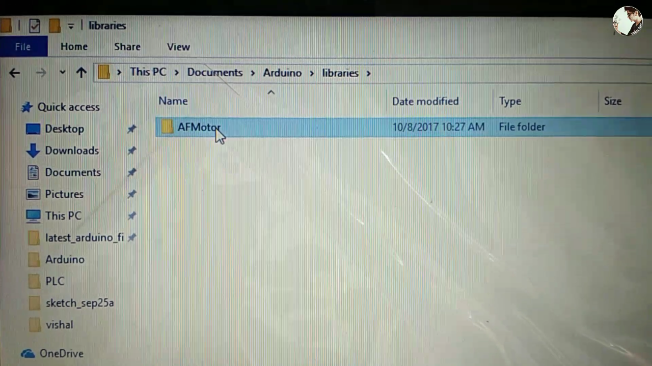 Screenshot_2017-10-23-11-23-47-515_com.miui.videoplayer.png