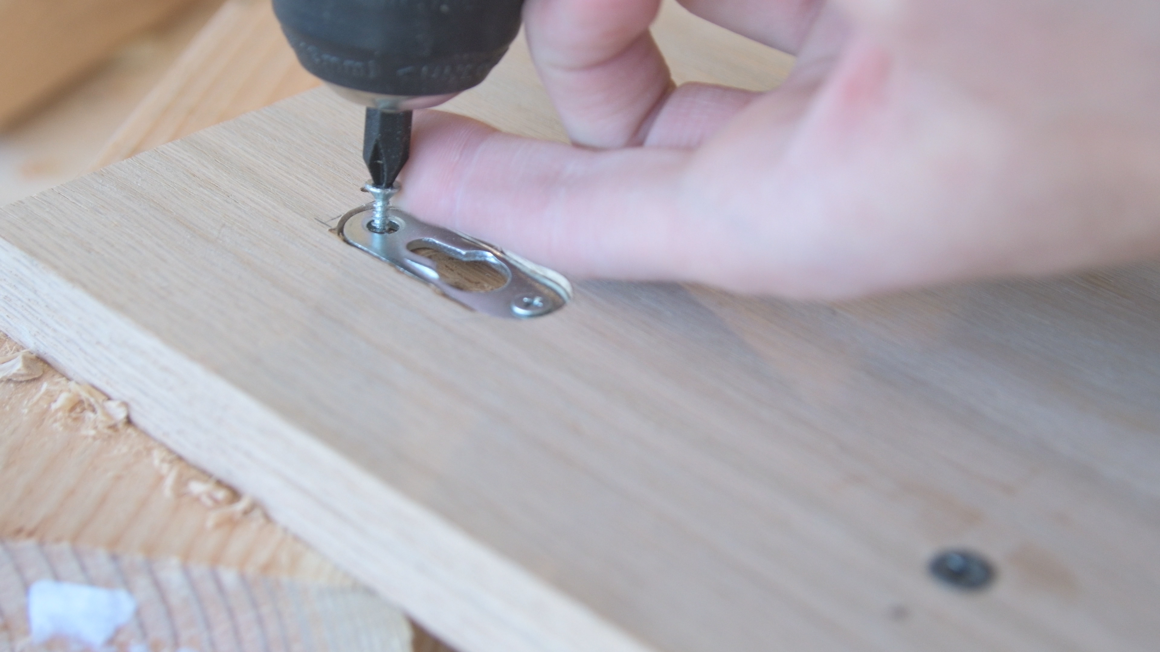 Screw In Hangers.jpg
