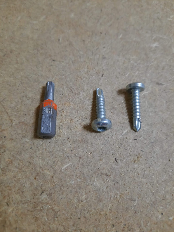Self_drilling_screws.jpg