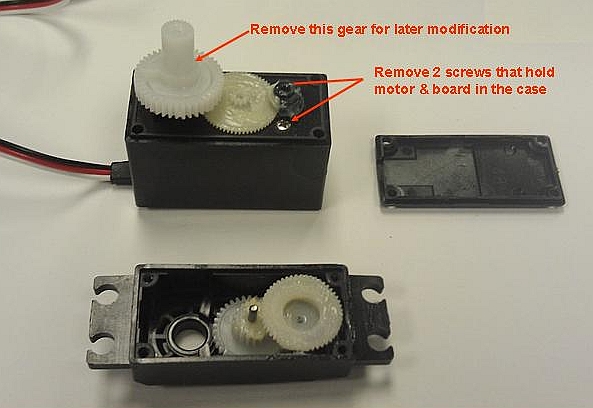 Servo Apart 3.jpg