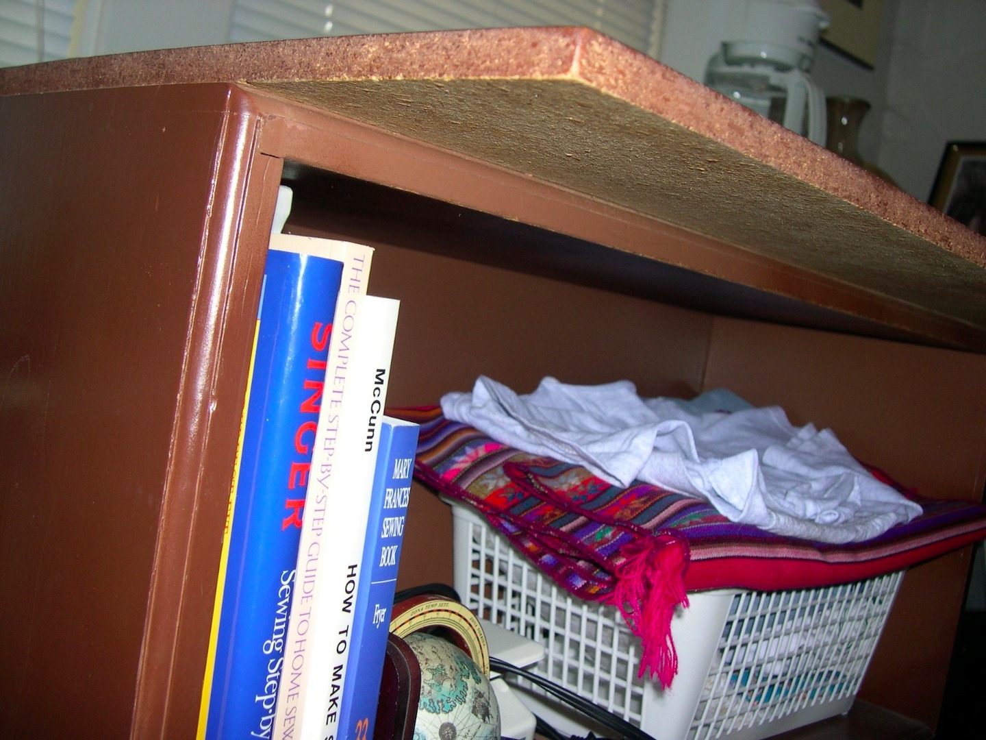 Sewing shelf 2.jpg