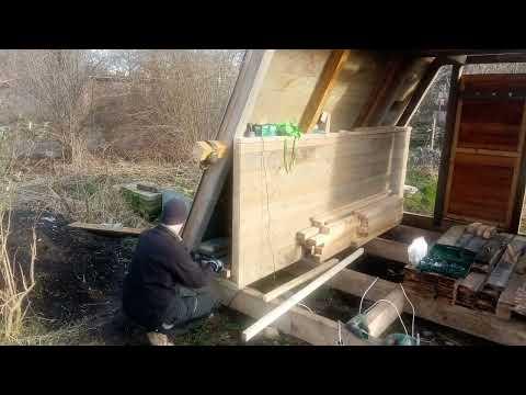 Shed 22 - Kneewall compartment doors