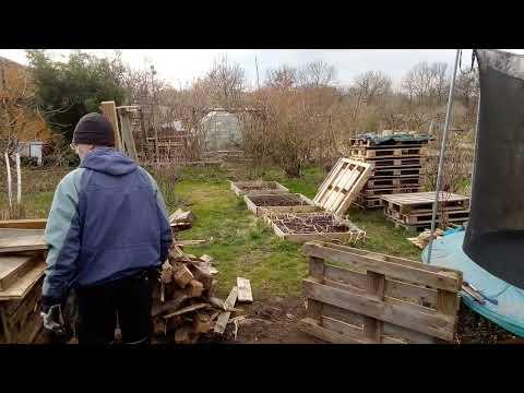 Shed 28 - Pallet disassembling