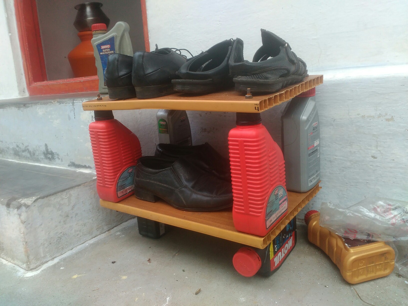 Shoe stand.jpg