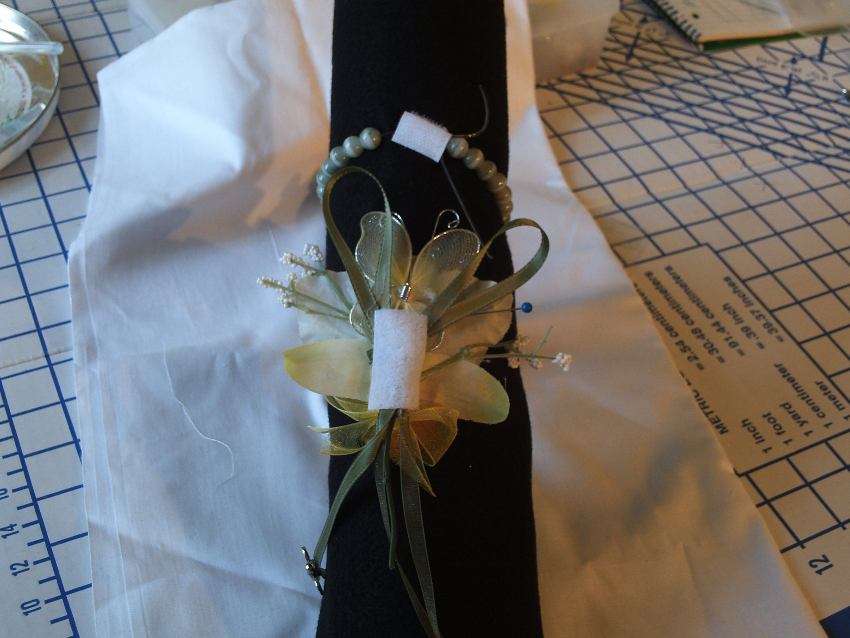 Simple Corsage 009.jpg