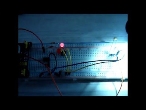 Simple light seeker circuit with Arduino Attiny and LDR