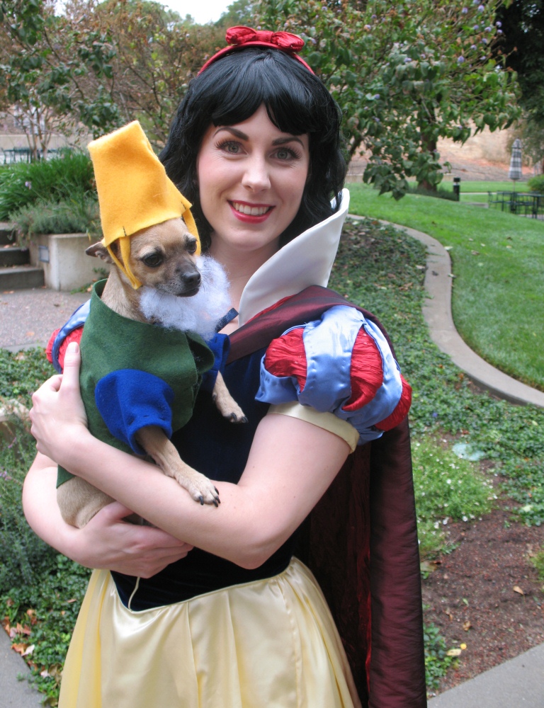 Snow White with Happy.1.JPG