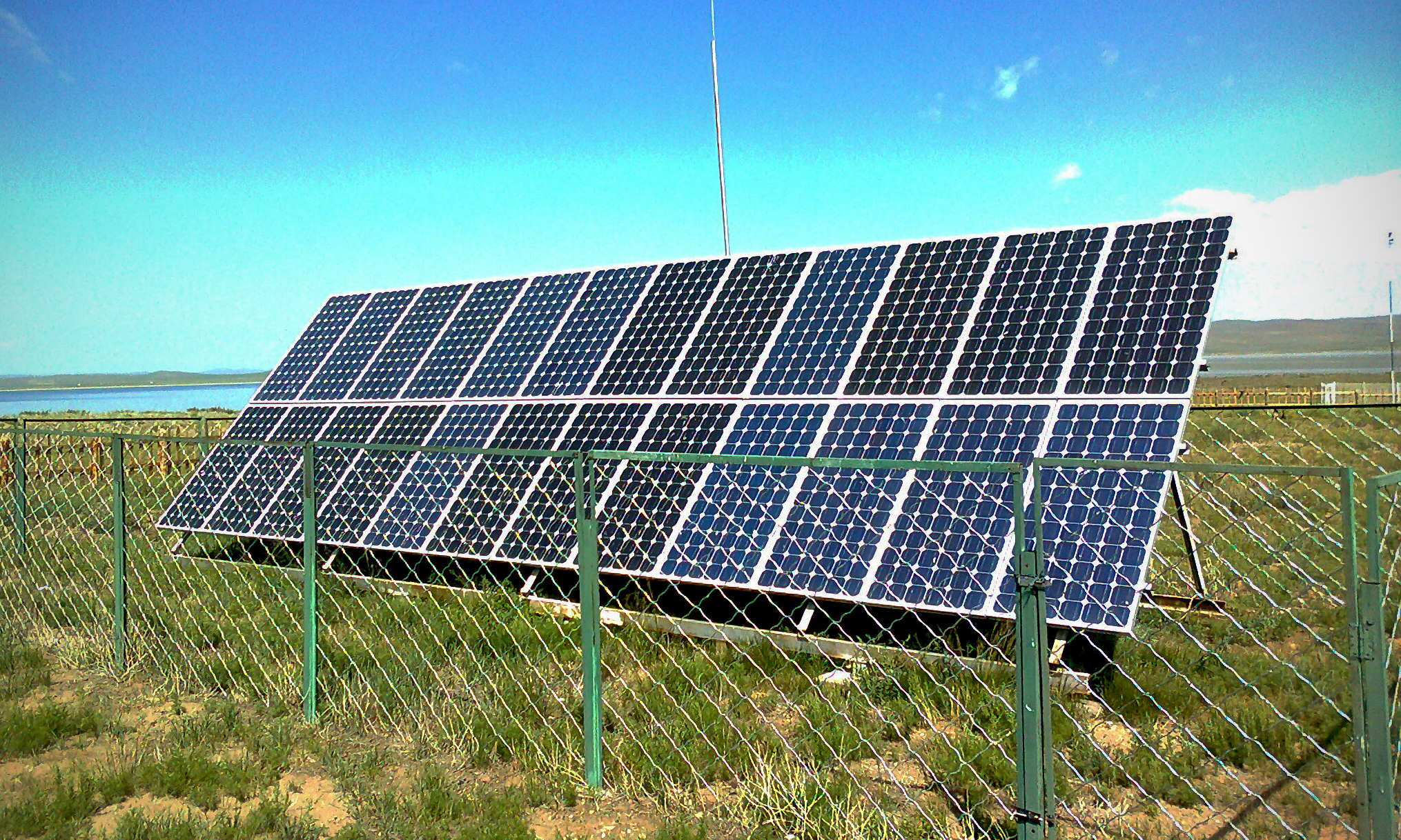 Solar_panels_in_Ogiinuur.jpg