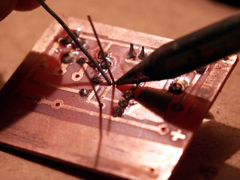 Soldering-PCB-a.jpg