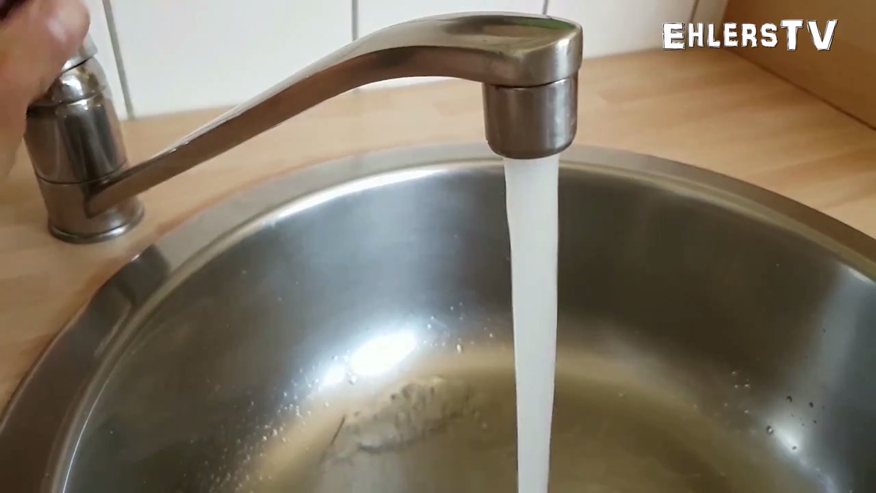 Spraying Faucet Lifehack-003.jpg