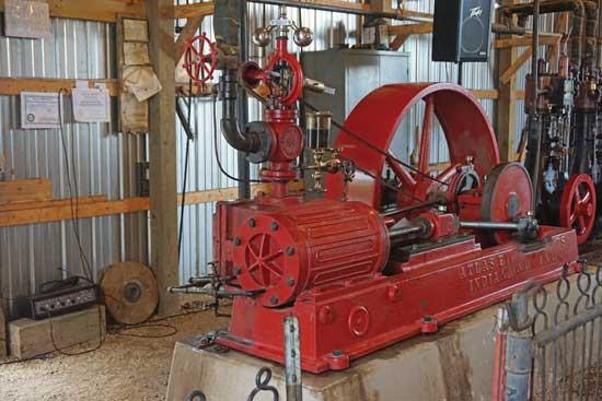 Stationary Steam Engine Red 1.jpg