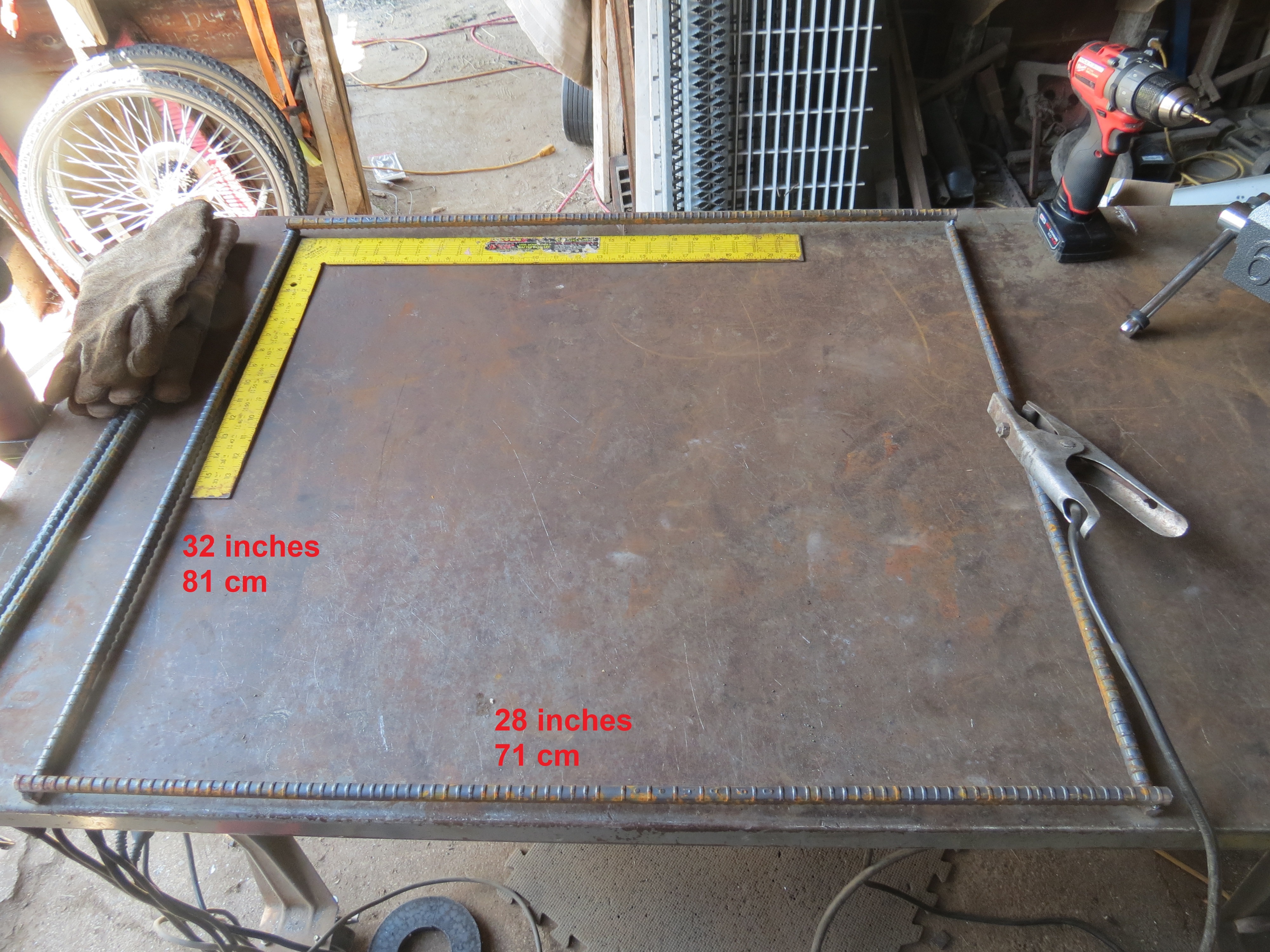 Step 03 Cut 4 rebars 28in and 2 bars 32in weld rectangle short bars on top.JPG