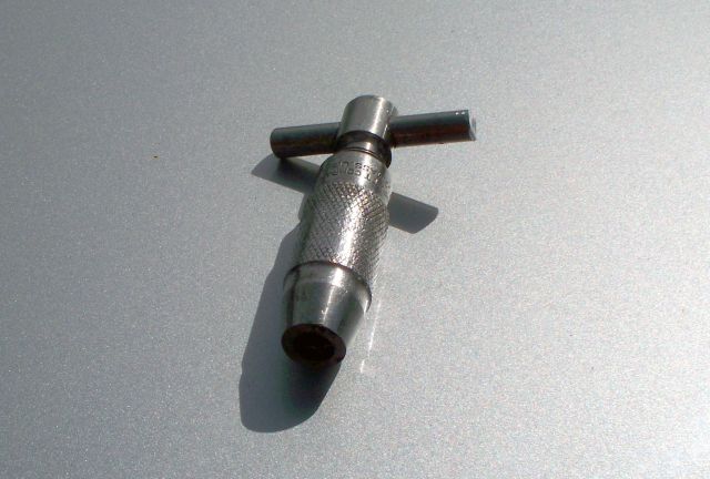 T-Handle Tap Wrench 002.jpg