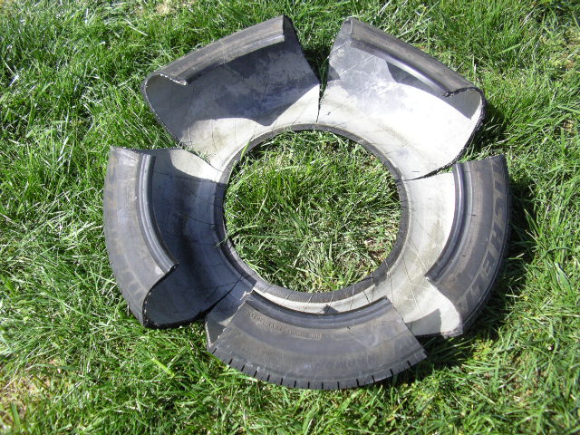 TR_34-tire-halfcut.JPG