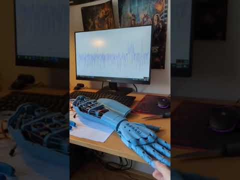 Testing hall sensors on bionic hand