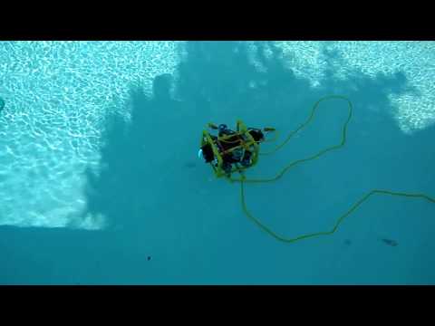 Testing the ROV in pool 20180521 165238