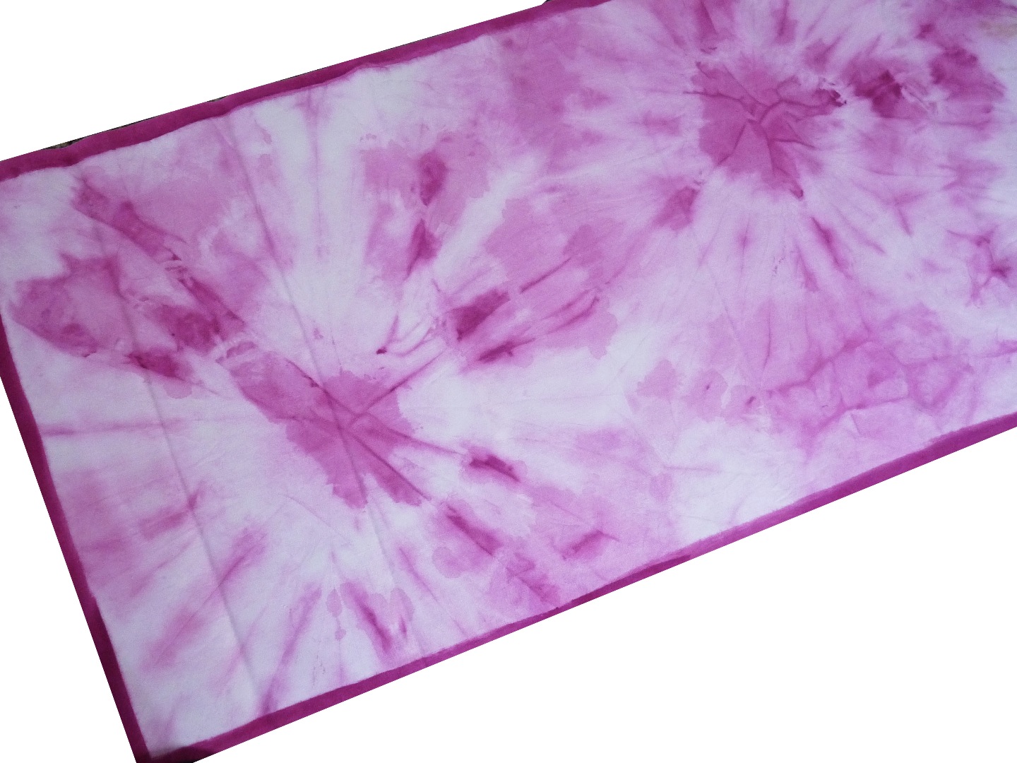 Tie dye table runner.jpg