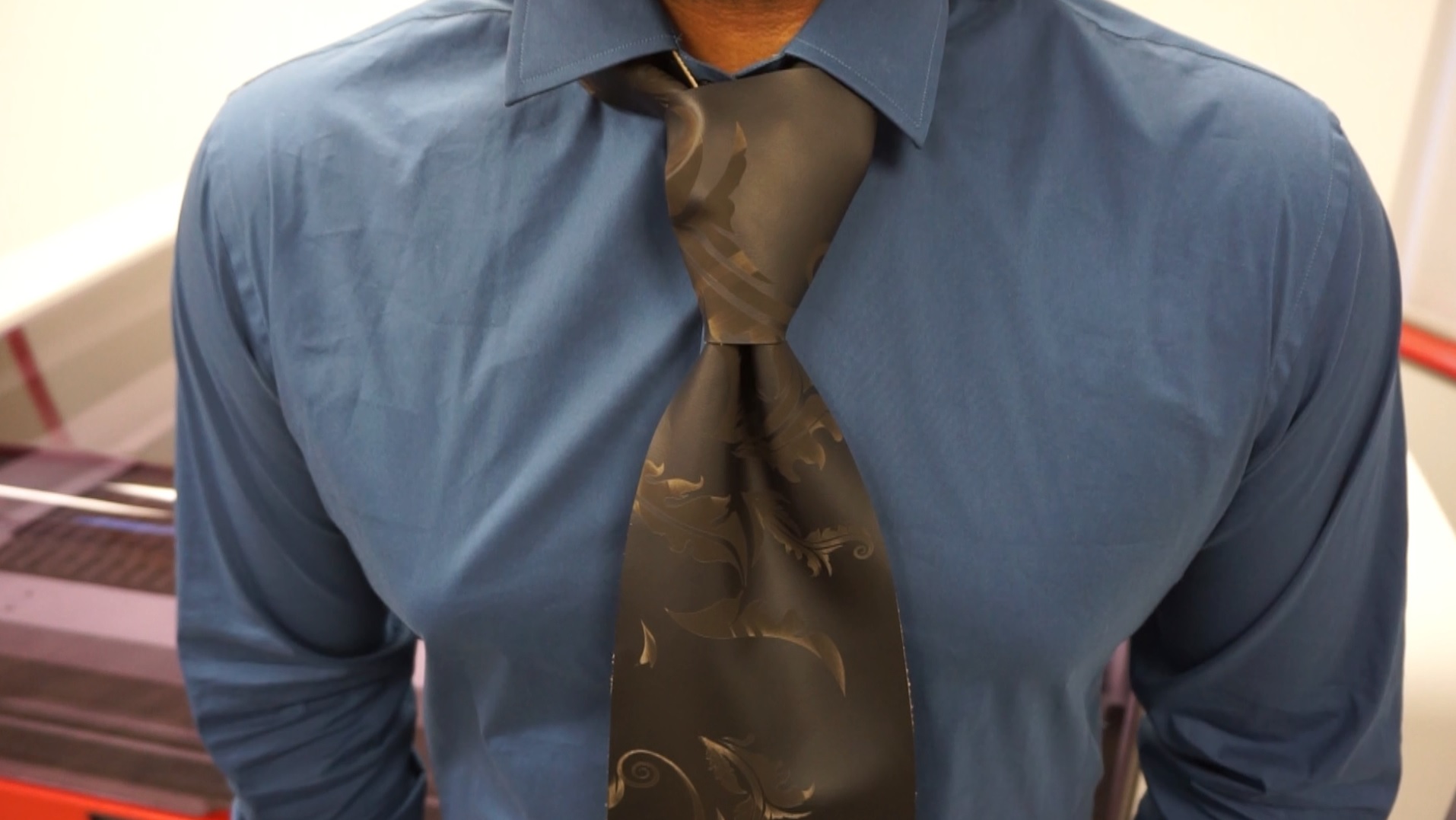 Tie1.jpg