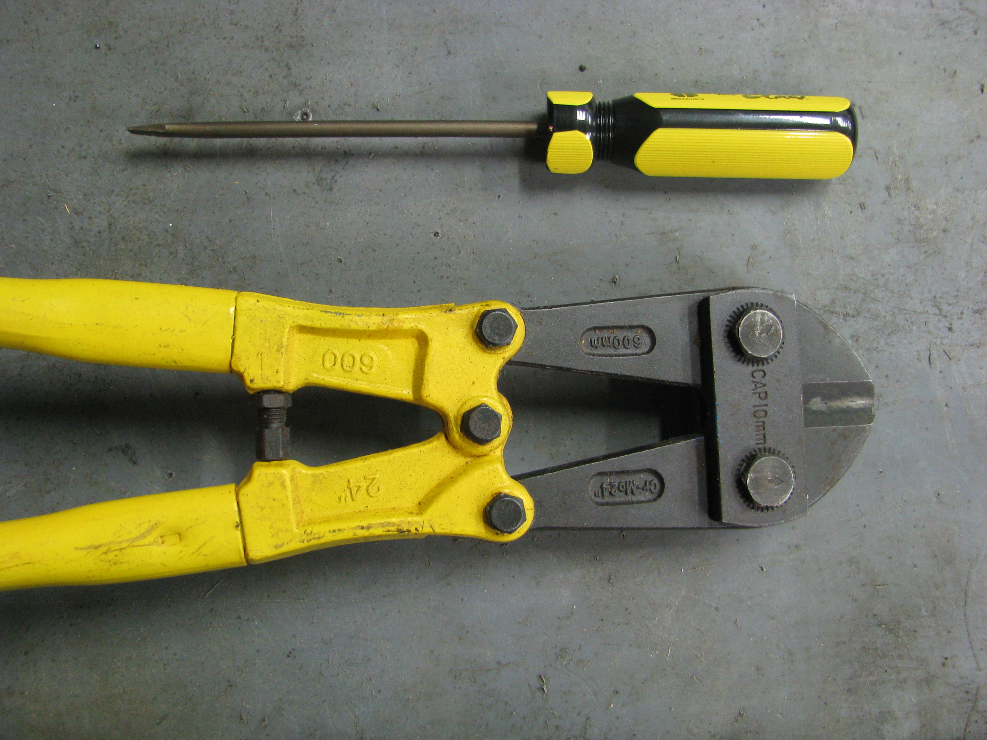 Tool - bolt cutter and screw driver.JPG