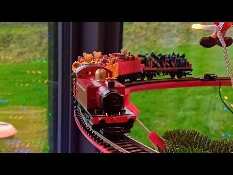 Train in a Christmas Tree L2 (3D printed version)(1)